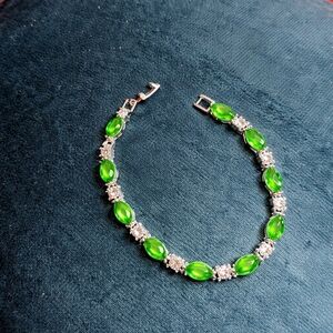 Elegant Green and Silver Bracelet